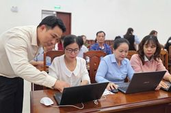 Phường Pleiku tập huấn kỹ năng số, ứng dụng AI trong công việc