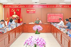 Góp ý về đổi mới đánh giá, xếp loại chất lượng tập thể, cá nhân trong hệ thống chính trị