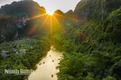 Nâng 'chất ' nguồn nhân lực - 'Chìa khóa' nâng tầm du lịch Ninh Bình (Kỳ I)