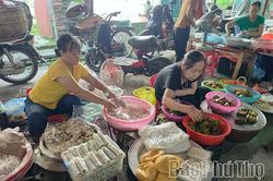 Chợ qu&ecirc; giữa l&ograve;ng phố thị