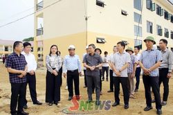Đồng chí Chủ tịch UBND tỉnh, kiểm tra tiến độ xây dựng các trường học biên giới