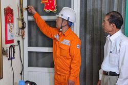 An to&agrave;n điện m&ugrave;a mưa b&atilde;o: Kh&ocirc;ng đ&aacute;nh đổi an to&agrave;n lấy tiến độ