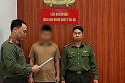 Phát hiện 'cò mồi' hành khách để hưởng tiền chênh lệch tại sân bay Nội Bài