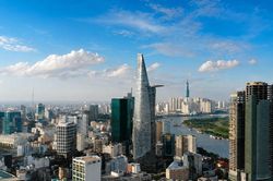 Fitch chỉ ra bài toán vốn cho mục tiêu tăng trưởng hai chữ số của Việt Nam