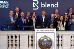 Dow Jones lập kỷ lục nhờ diễn biến t&iacute;ch cực tại Trung Đ&ocirc;ng