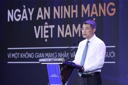 X&acirc;y dựng kh&ocirc;ng gian mạng an to&agrave;n, tin cậy v&agrave; nh&acirc;n văn