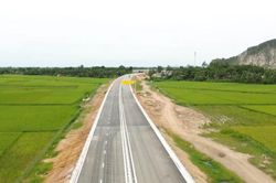 Mở rộng cao tốc Bắc &ndash; Nam, tạo động lực tăng trưởng