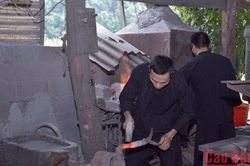Người 'giữ lửa' nghề rèn Phúc Sen
