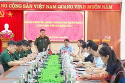 Đoàn Kinh tế - Quốc phòng 799, Quân khu 1 làm việc với xã Bảo Lâm