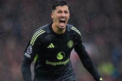 Manchester United đồng loạt chia tay hai thủ môn trước mùa giải mới