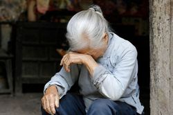 Về già nghèo mấy cũng đừng nói 3 câu này, con cháu bỏ đi, không muốn báo hiếu