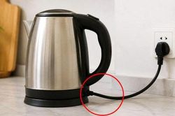 Tại sao dây điện của ấm siêu tốc lại rất ngắn?