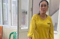 Thấy c&ocirc;ng an, Nguyễn Thị Hoa quay xe bỏ chạy, b&iacute; mật trong bao tải nhanh ch&oacute;ng lộ diện