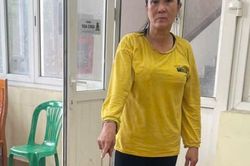 Thấy công an, Nguyễn Thị Hoa quay xe bỏ chạy, bí mật trong bao tải nhanh chóng lộ diện