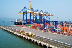 Thu ngân sách từ xuất nhập khẩu đạt gần 310 nghìn tỷ đồng