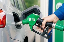 Gi&aacute; xăng dầu đồng loạt giảm trong kỳ điều h&agrave;nh ng&agrave;y 6/8