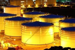 Giá xăng dầu hôm nay 6/8: Tăng, giảm trái chiều