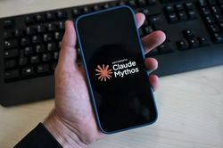 AI của Anthropic và OpenAI giả mạo danh tính để phát tán mã độc