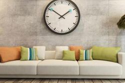 Đừng để nhà nghèo đi vì treo đồng hồ sai chỗ