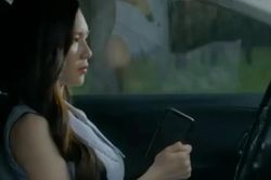 Vân nghi ngờ Tuấn có cô gái khác