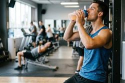 Thời điểm tốt nhất để uống chất điện giải giúp bù nước hiệu quả