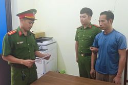 Bắt đối tượng nhiều lần mang dao bầu đến nh&agrave; h&agrave;ng x&oacute;m đe dọa