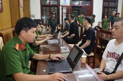 Bắt giữ 8 người H&agrave;n Quốc bị truy n&atilde; đỏ của Interpol từ Campuchia sang Việt Nam hoạt động