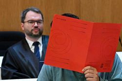 Đức tuyên án tù chung thân với nghi phạm lao xe vào đám đông ở Munich