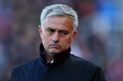 Mourinho bất m&atilde;n với quyết định của Real Madrid