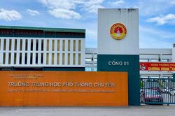 Bố trí nhân sự coi thi lại ở chuyên Tuyên Quang như thế nào?