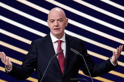 Infantino nhận sai nhưng vẫn né trách nhiệm