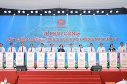Khởi c&ocirc;ng Trường THPT Nam Đ&agrave;n 1, Ph&oacute; Thủ tướng Phạm Thị Thanh Tr&agrave; kỳ vọng m&ocirc;i trường gi&aacute;o dục chất lượng cao, nh&acirc;n văn