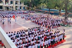 Cơ cấu, số lượng, chế độ đối với hiệu trưởng, hiệu phó khi sắp xếp cơ sở giáo dục