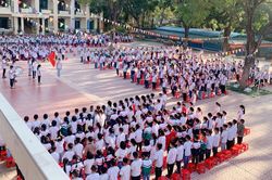 Quy định sắp xếp lại đội ngũ quản l&yacute; trường học