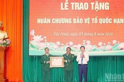 Tặng thưởng Huân chương Bảo vệ Tổ quốc hạng Ba cho Đội K73