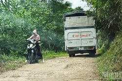 Đà Nẵng: Đường giao thông vào làng đồng bào dân tộc Cor ở xã Phú Ninh xuống cấp nghiêm trọng
