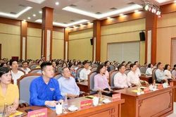 Quảng Ninh ph&aacute;t động phong tr&agrave;o thi đua hướng tới trở th&agrave;nh th&agrave;nh phố trực thuộc Trung ương