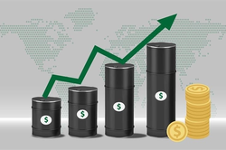 Giá xăng dầu hôm nay (7-8): Giá dầu thế giới tăng hơn 3 USD