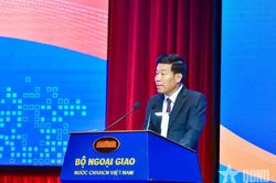 Hội nghị Ngoại giao lần thứ 33: Phiên họp về công tác Đảng, công tác chính trị của ngành ngoại giao