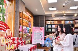 Kỉ niệm 50 năm nhà sách FAHASA: Từ điểm hẹn tuổi thơ đến vũ trụ đọc thông minh