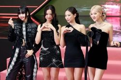 BLACKPINK tái hợp với đội hình đầy đủ