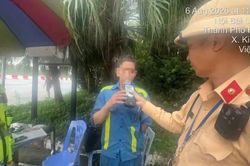 'Thần cồn' vi phạm vượt 2 lần mức kịch khung, đi xe máy vào cao tốc