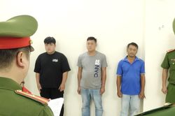 Bắt giữ đối tượng khai thác cát trái phép thu lợi hàng tỷ đồng ở Khánh HòaBắt giữ đối tượng khai thác cát trái phép thu lợi hàng tỷ đồng ở Khánh Hòa