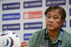 HLV Campuchia: 'T&ocirc;i kh&ocirc;ng t&igrave;m thấy điểm yếu của đội tuyển Việt Nam'
