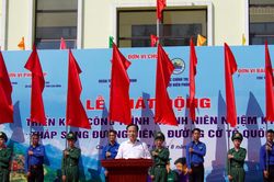 Phát động xây dựng 250 công trình 'Thắp sáng đường biên - Đường cờ Tổ quốc'