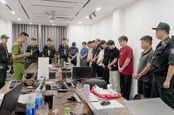 Phê chuẩn khởi tố 14 bị can trong đường dây mạo danh lương y, thu lợi hơn 120 tỉ đồng
