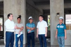 Phó Chủ tịch UBND tỉnh Phùng Thành Vinh kiểm tra, đôn đốc giải ngân vốn đầu tư công tại khu vực Quỳ Hợp