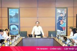Bí thư Tỉnh ủy Hà Tĩnh Nguyễn Duy Lâm chủ trì phiên thảo luận tổ, Quốc hội khoá XVI