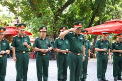 Tướng L&ecirc; Xu&acirc;n Thế: 'Mỗi m&eacute;t đất đ&agrave;o l&ecirc;n mang niềm hy vọng t&igrave;m lại liệt sĩ'