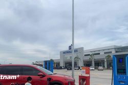 Bộ Xây dựng yêu cầu đầu tư hệ thống trạm sạc điện trên cao tốc Bắc-Nam
